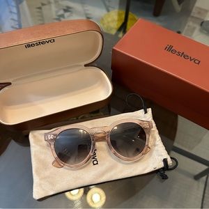 Illesteva Leonard II E Sunglasses Rose with Grey Gradient Lenses